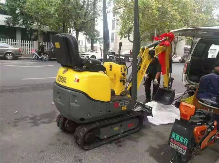 微型挖掘机