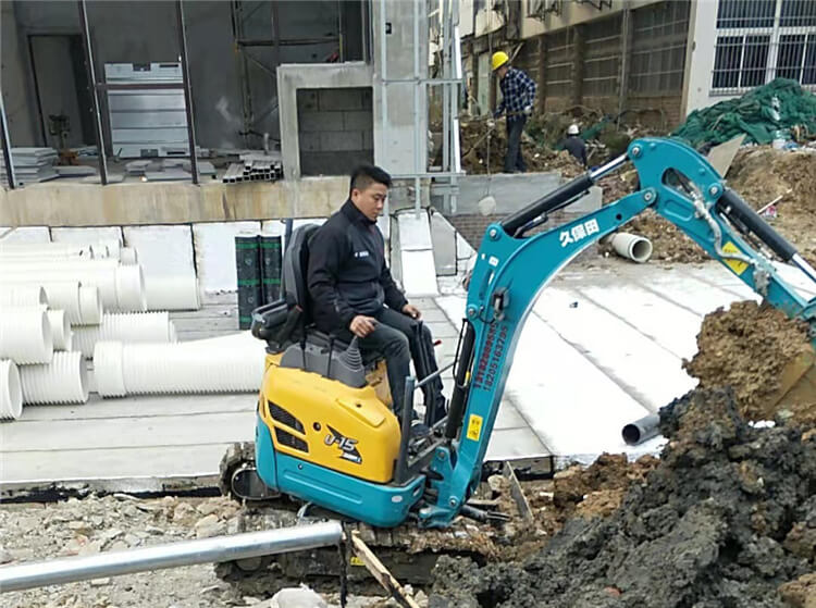 挖掘机从业者需要知道的14条操作规范